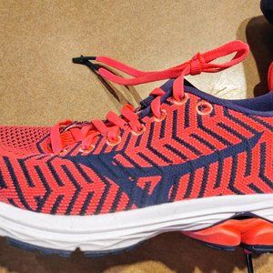 Mizuno WAVEKNIT R2 Women's Running Shoes Size 7.5 Size: 7.5